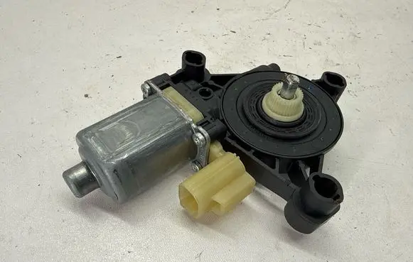 Ford Escape IV Front door window regulator motor LJ6Z9923395A CM0940700