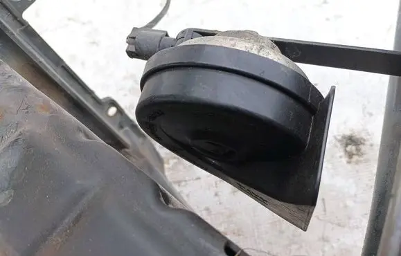 BMW 3 E90 E91 Horn signal A046522