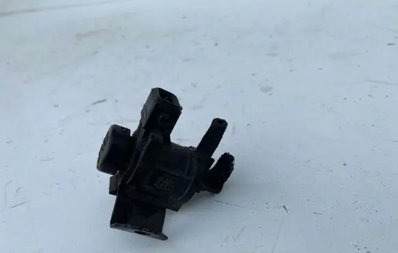 Audi A3 S3 8L Turbo solenoid valve 1J0906283A
