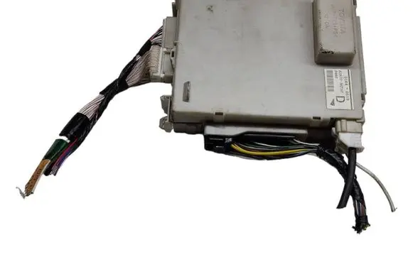 Lexus GS 300 350 430 450H Fuse module 8267030230