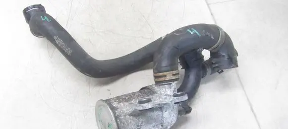 Mercedes-Benz C W205 Water pump A2742000207