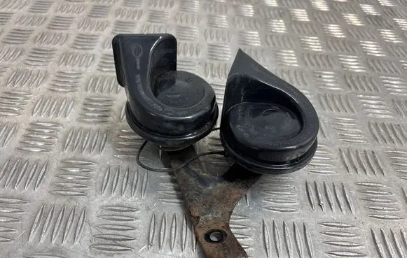 Peugeot 3008 I Horn signal E9001157