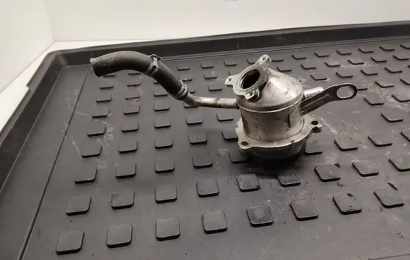EGR valve cooler