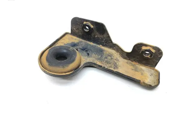 Maserati Ghibli Intercooler pipe mounting bracket 