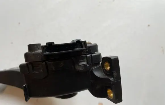 Volkswagen Golf IV Accelerator throttle pedal 1J1723503H
