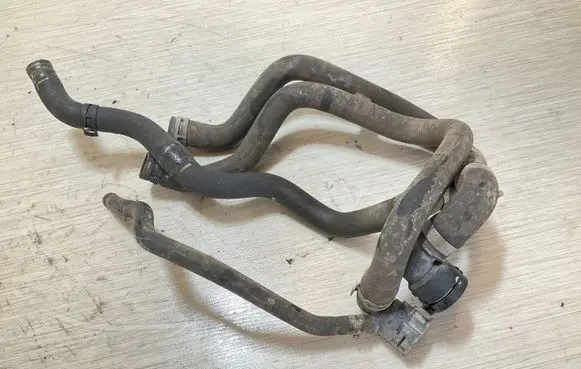 Audi A3 S3 8P Engine coolant pipe/hose 1K0122447