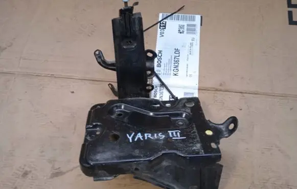 Toyota Yaris Battery tray 