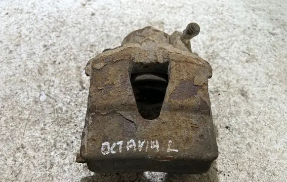 Skoda Octavia Mk2 (1Z) Front brake caliper