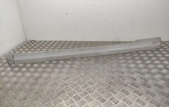 Mercedes-Benz Vito Viano W447 Sliding door rail trim A4476900370