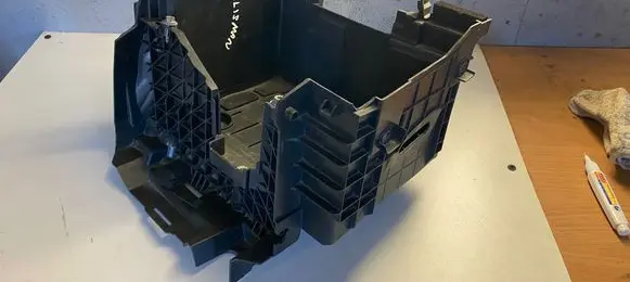 Battery box tray