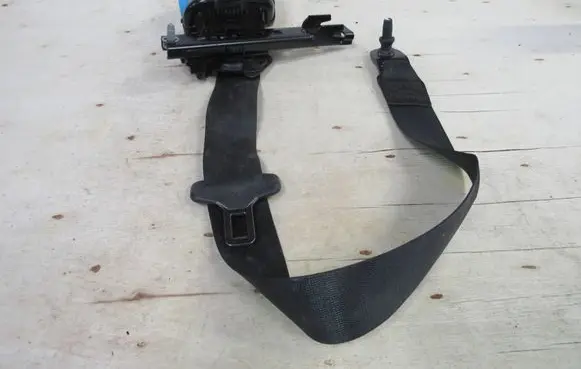 Mercedes-Benz B W246 W242 Front seatbelt A2468602685