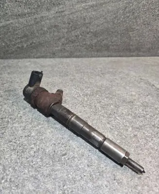 Opel Zafira B Fuel injector 0445110159