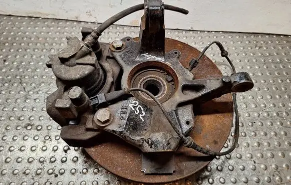 Renault Megane III Front wheel hub spindle knuckle S25056580 400140044R