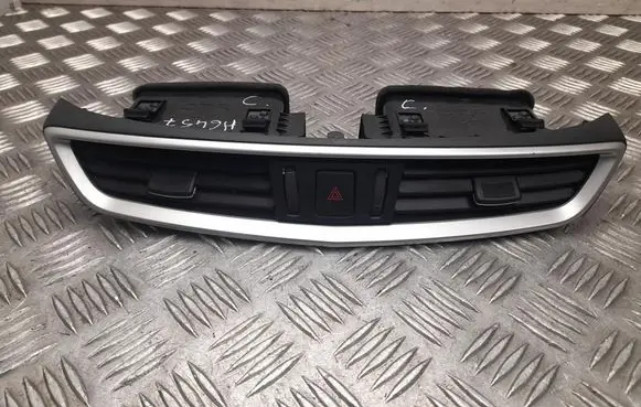 Nissan X-Trail T32 Dash center air vent grill 687504BA0A