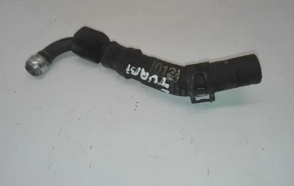 Coolant pipe/hose