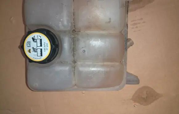 Ford Kuga II Coolant expansion tank/reservoir