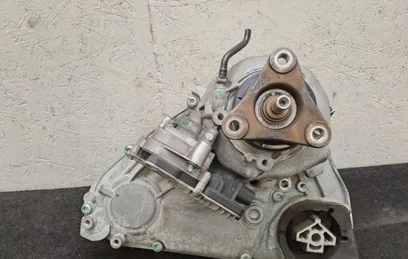 BMW X3 F25 Gearbox transfer box case 27107505376 7505376 27607542211