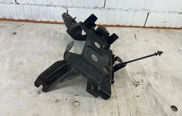 Battery bracket