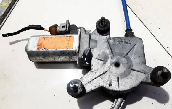Peugeot 406 Front door window regulator motor