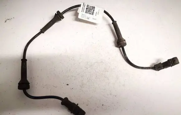 Renault Scenic I ABS brake wheel speed sensor 8200296570