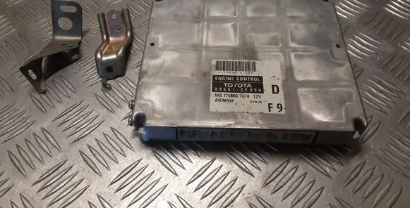 Toyota Corolla Verso AR10 Engine control unit/module 896610F090 1758007614