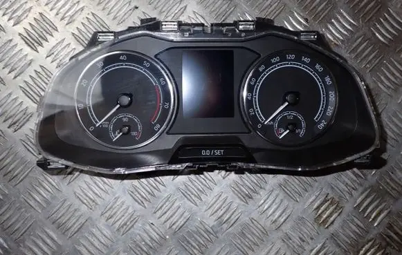 Skoda Fabia Mk4 (6VA) Speedometer (instrument cluster) 654920740C