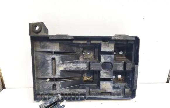 Volvo V40 Battery box tray 8149477