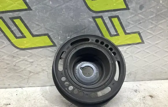 Opel Astra H Crankshaft pulley 55559328 314545463