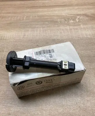 Skoda Fabia Mk1 (6Y) Front seat headrest 6Y0886920A