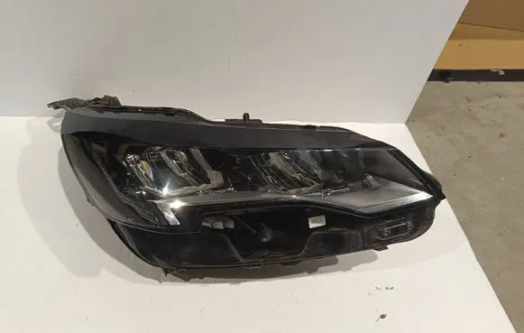Peugeot 5008 II Headlight/headlamp 89914772