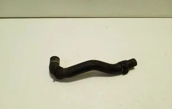 Volkswagen PASSAT B6 Engine coolant pipe/hose 059121073B