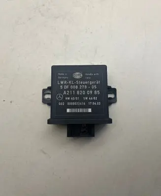 Mercedes-Benz E W211 Light module LCM A2118200985 5DF00827805