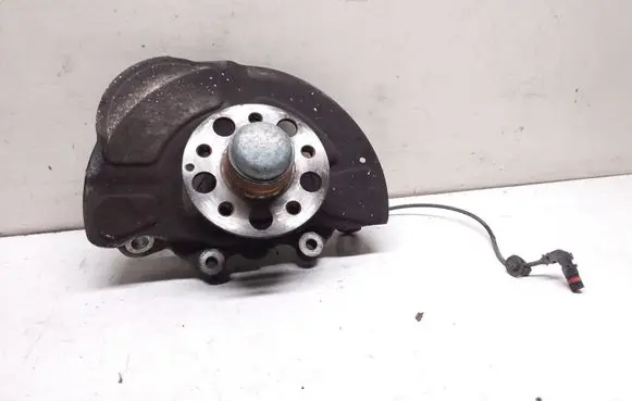Mercedes-Benz CLS C218 X218 Front wheel hub