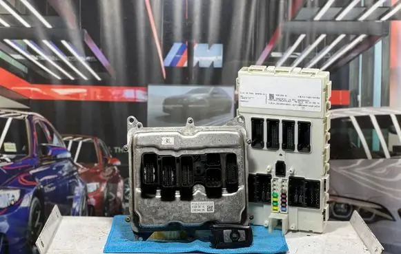 Engine ECU kit and lock set