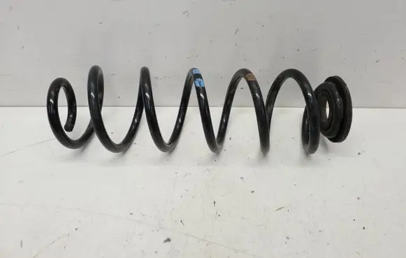 Toyota Prius (XW50) Rear coil spring