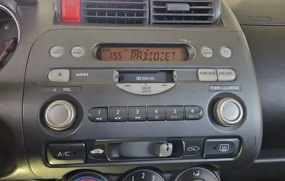 Radio/CD/DVD/GPS head unit