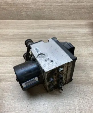 Volkswagen PASSAT B6 ABS Pump 3C0614095S
