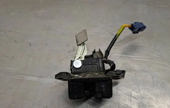 Toyota Yaris Tailgate/trunk/boot lock/catch/latch 