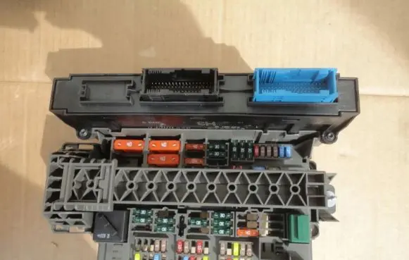 BMW Z4 E89 Fuse module 9154970