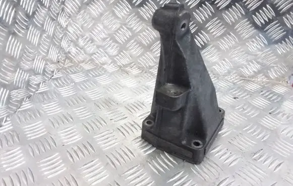 Mercedes-Benz Vito Viano W639 Engine mounting bracket A6462230204