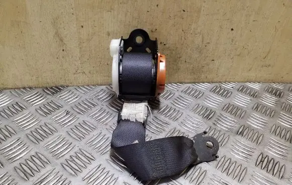 Subaru Outback Middle seatbelt (rear) 