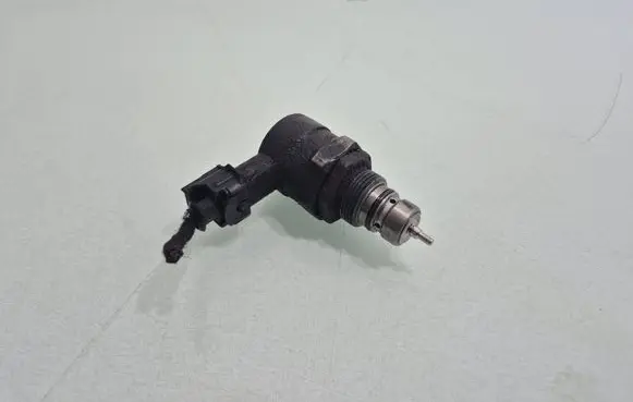 Volvo XC60 Fuel pressure regulator 31216313