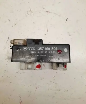 Seat Alhambra (Mk1) Coolant fan relay 357919506 898718000