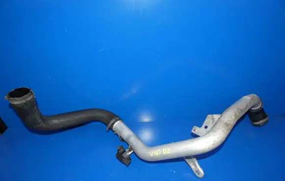 Volvo V40 Engine coolant pipe/hose V40D2