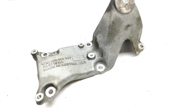 Volkswagen Touareg II Engine mounting bracket 7P0199307