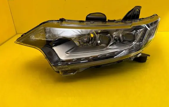Mitsubishi Outlander Headlight/headlamp 8301C863
