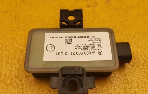 Mercedes-Benz E W213 Other control units/modules A0009002113