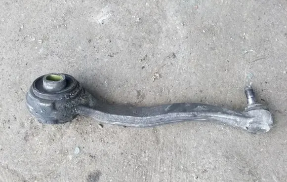 Mercedes-Benz C W203 Front lower control arm/wishbone