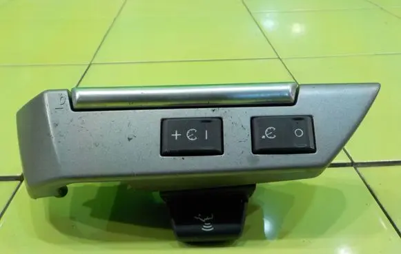 Land Rover Discovery 3 - LR3 Other switches/knobs/shifts 8H2213D767GA 14AB41