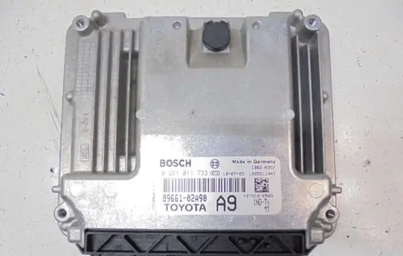 Toyota Auris 150 Engine control unit/module ECU 0281011733